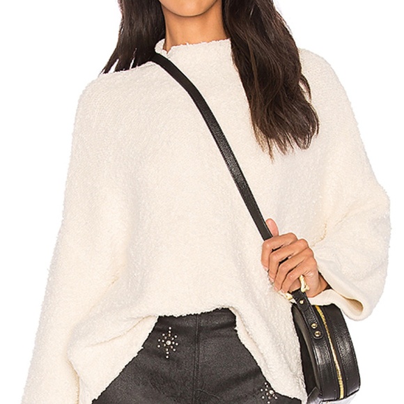 Free People Sweaters - SALE Free People Cuddle Up Pullover sz M ✨